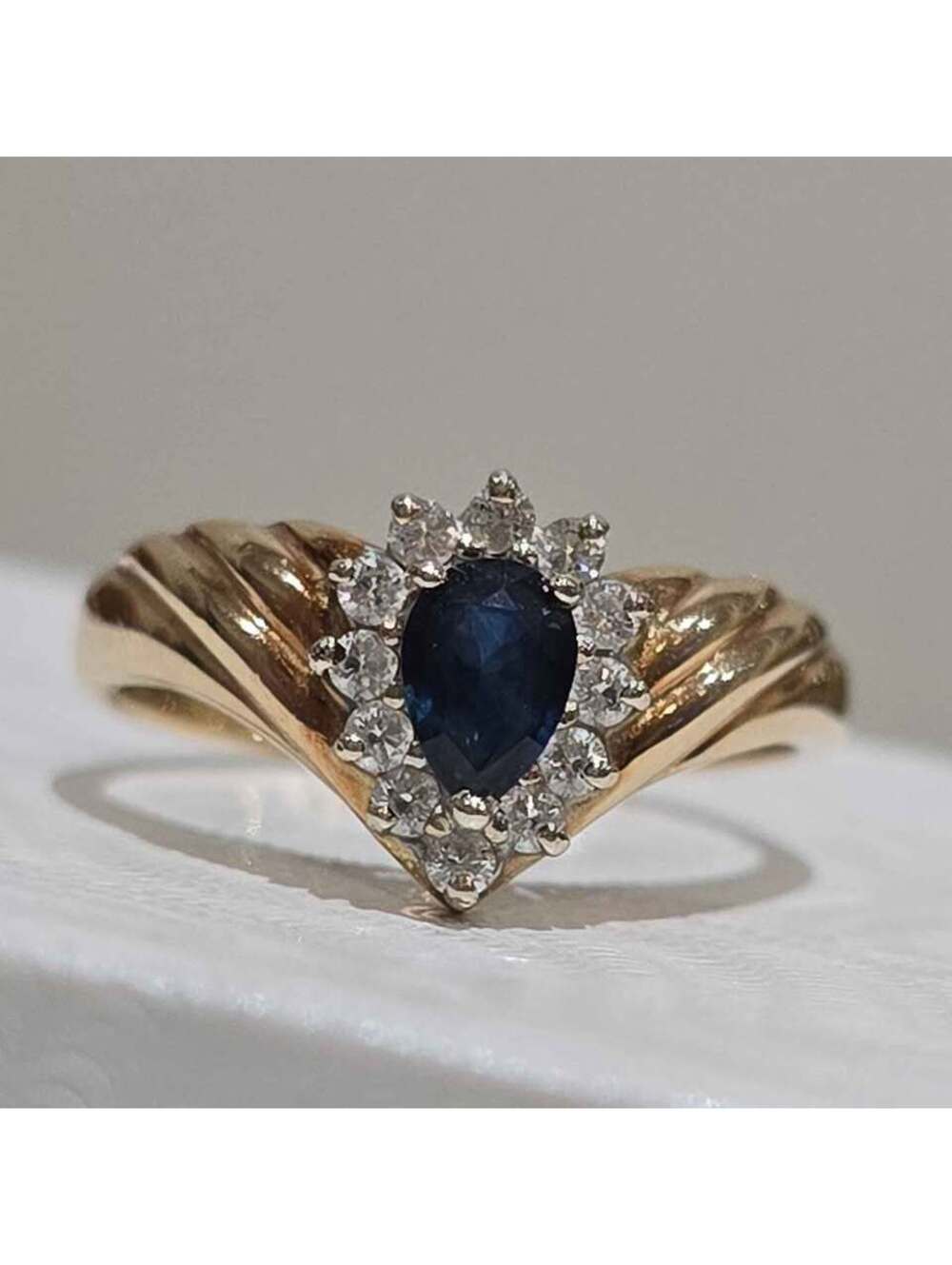 14K Yellow Gold Natural Sapphire & 12 Diamond Ring